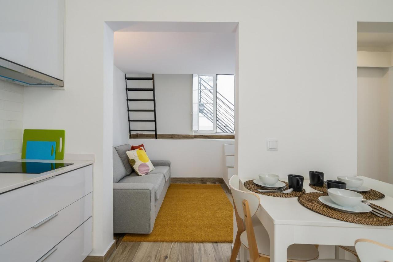 Tia Anica House II - Apartment With Terrace In Central Fuseta Beach Village Екстер'єр фото